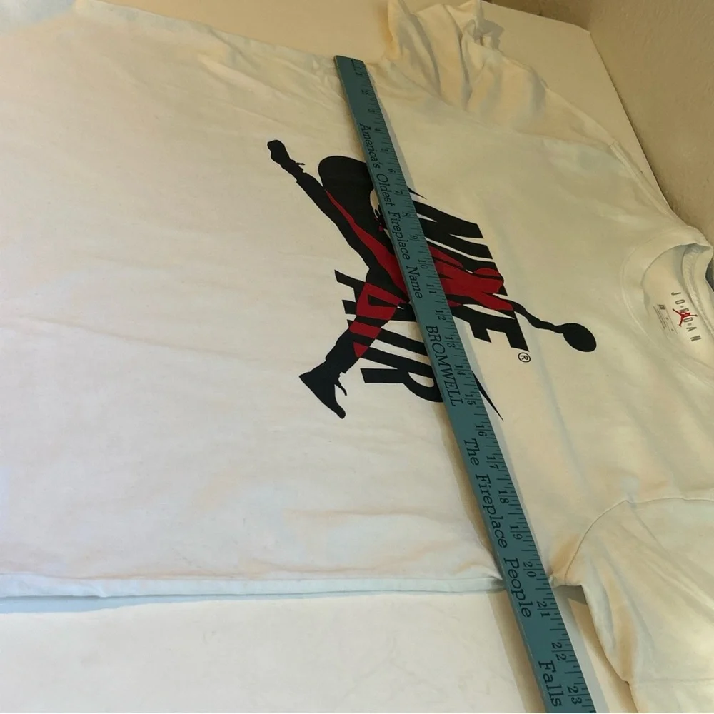 Air Jordan Nike Air White Short Sleeve Shirt Size Large